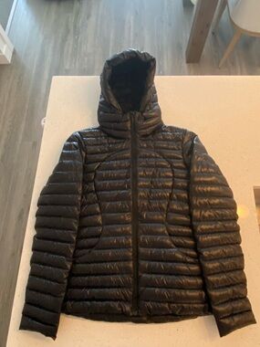 Lululemon Black Pack It Down Jacket (high shine)